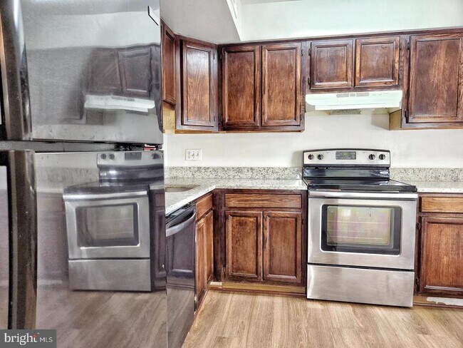 Foto del edificio - 4570 Conwell Dr