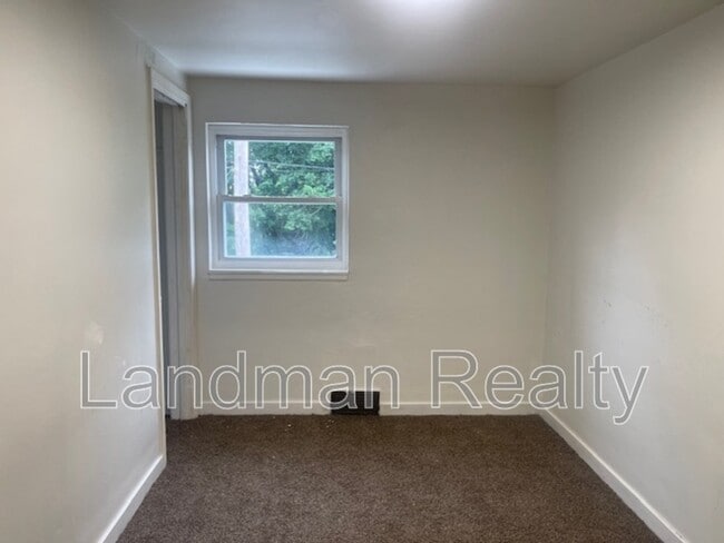 Building Photo - 342 Banfield St