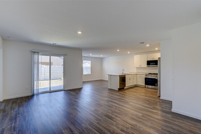 Foto del edificio - Brand New 3 Bedroom, 2 Bath Home! Never Been Lived In!