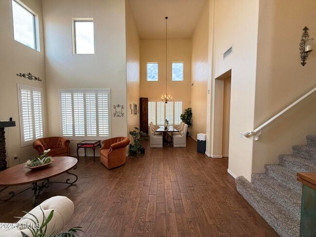 Foto del edificio - 2245 W Clearview Trail