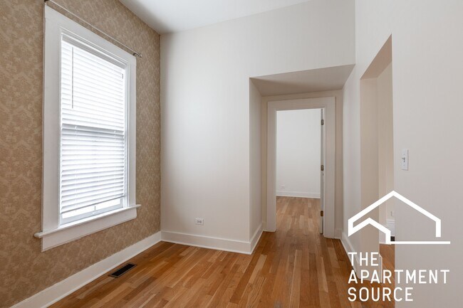 Foto del edificio - 4410 N Greenview Ave