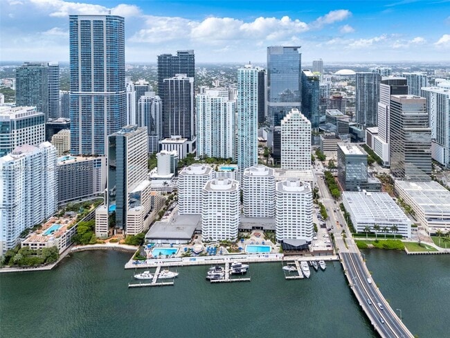 Building Photo - 801 Brickell Bay Dr