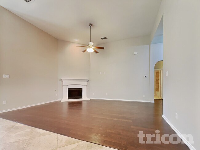 Foto del edificio - 2933 Saddle Creek Dr