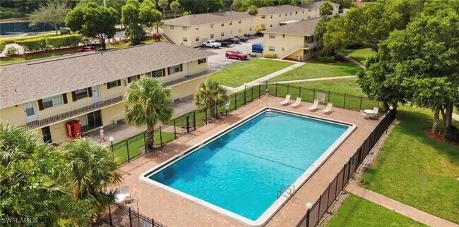 Foto del edificio - 3325 Arpt Rd S