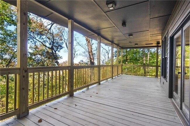 Foto del edificio - 114 Little Hendricks Mountain Cir