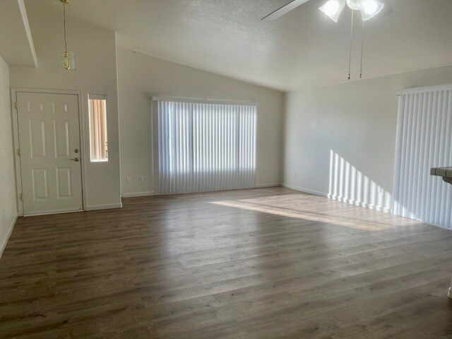 Foto del edificio - 450 Chardonnay Way