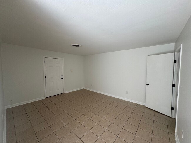 Foto del edificio - 6499 Marcie St