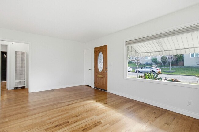 Foto del edificio - Charming 2 bedroom, 1 bath La Mesa Home Available Now**