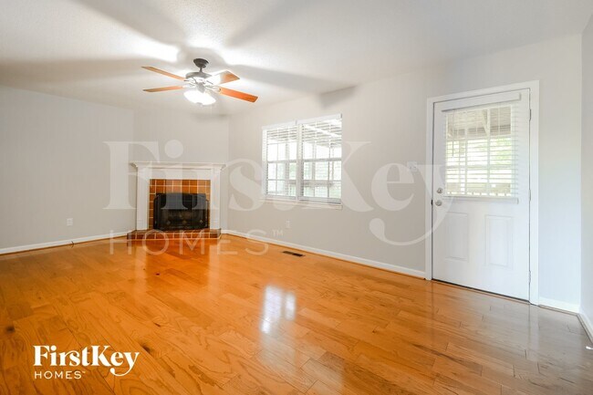 Foto del edificio - 108 Twin Lakes Rd