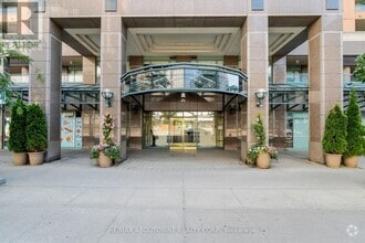 Building Photo - 887-887 Bay St.
