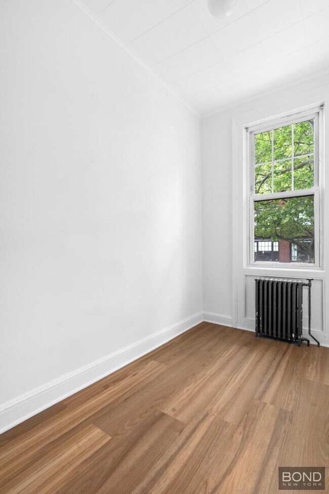 Foto del edificio - 2 bedroom in BROOKLYN NY 11211