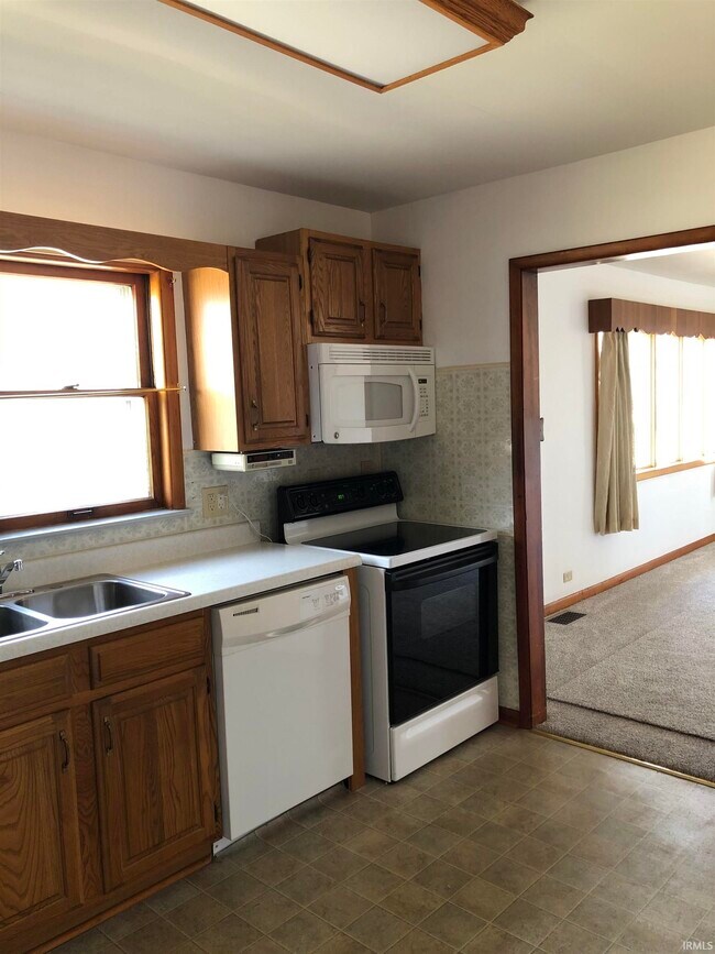 Building Photo - 3398 E Moffett Ln