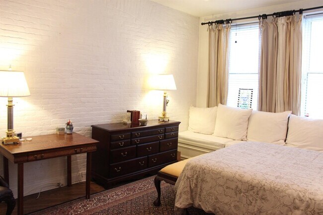 Foto del edificio - 1021 Grand St