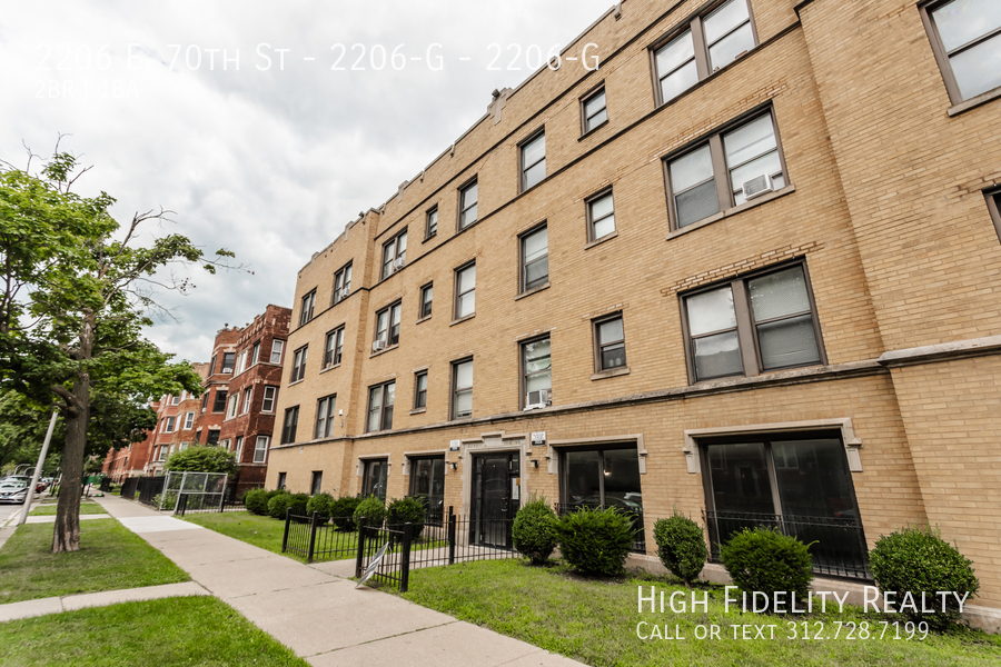 Foto principal - 2206 E 70th St