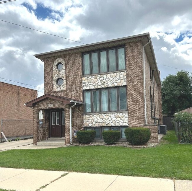 Building Photo - 5347 W 53rd Pl