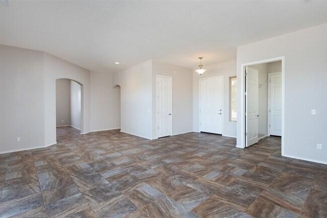 Foto del edificio - 4077 N Aberdeen Ave