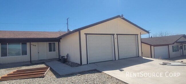Building Photo - 3 Bedroom 2 Bath Single Family Home in Bar...