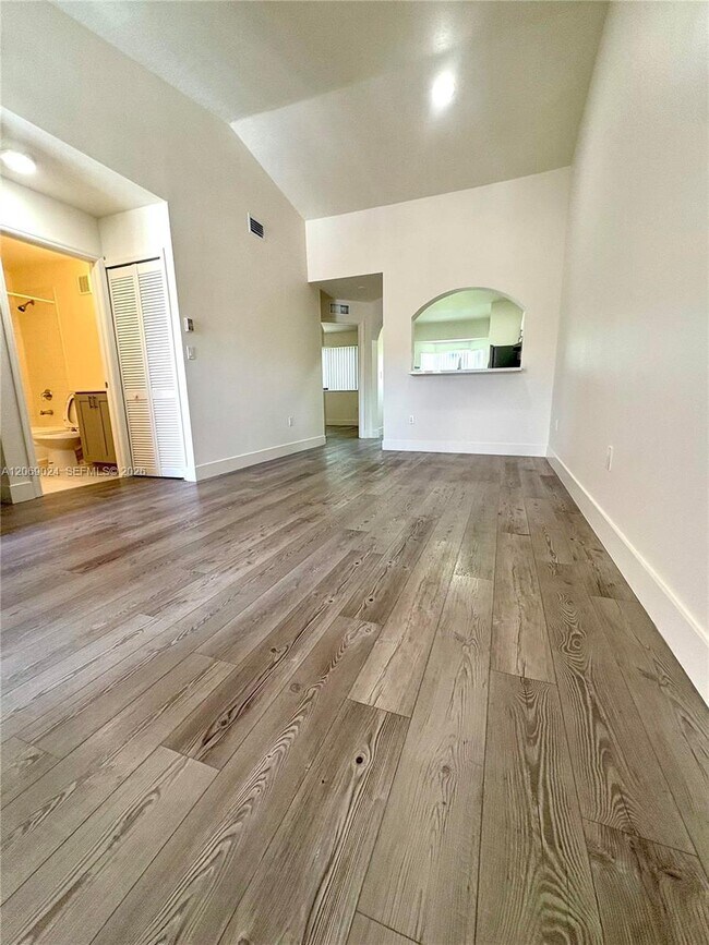 Foto del edificio - 1260 SE 27th St
