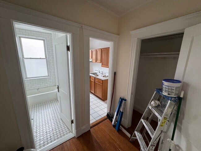 Foto del edificio - 100 Brainerd Rd