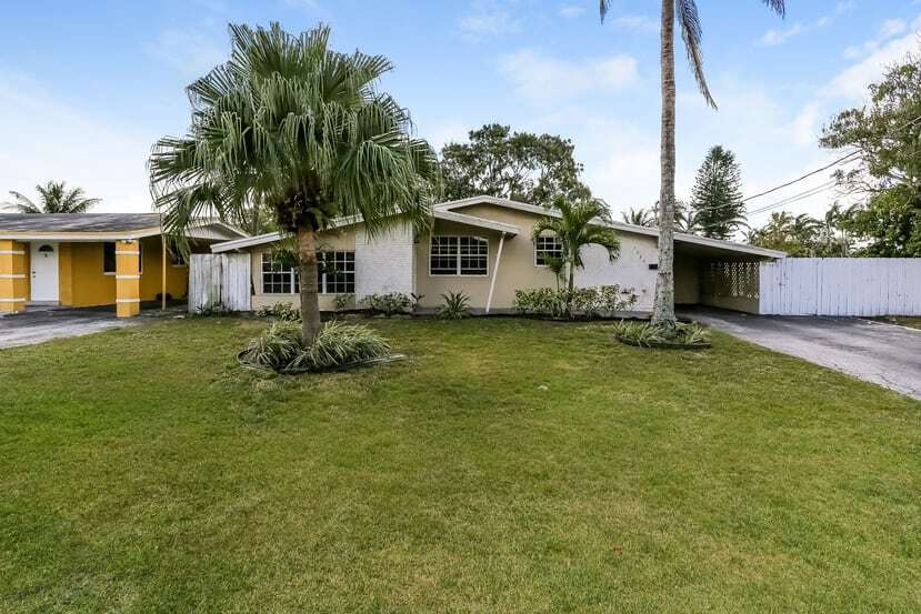 Primary Photo - 7680 Granada Blvd