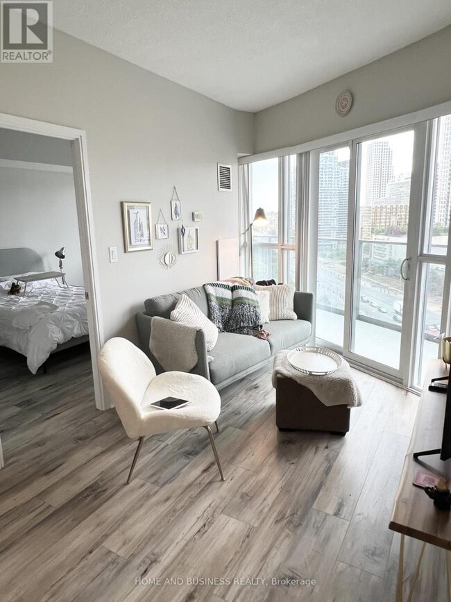 Building Photo - 60 Absolute Ave