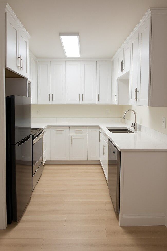 Kitchen - 101 Kinross Dr