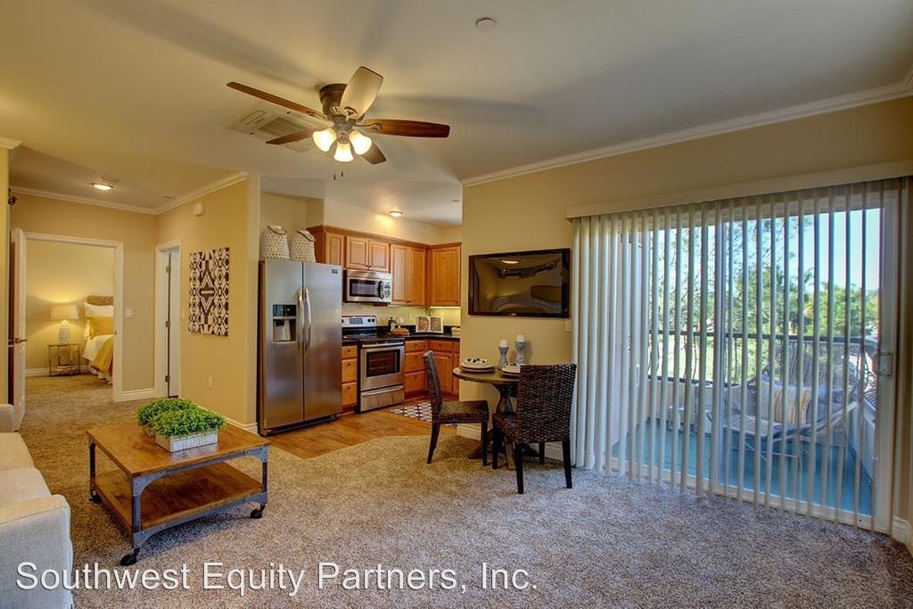 Primary Photo - 240-260 S Rancho Santa Fe Rd