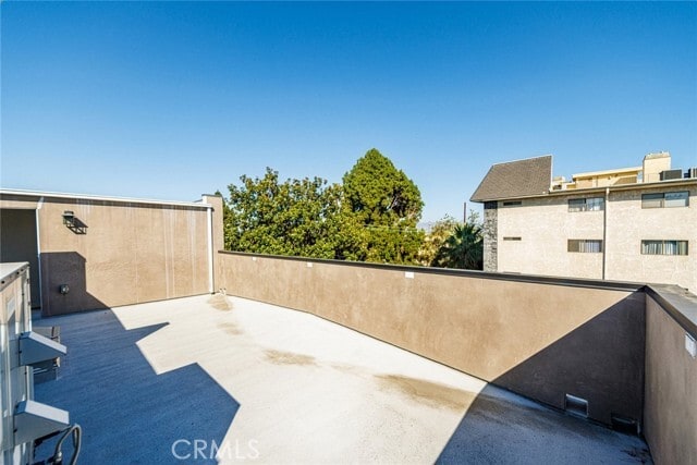 Building Photo - 14944 Moorpark St