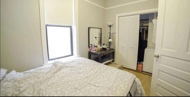 Foto del edificio - 2117 N Kedzie Blvd