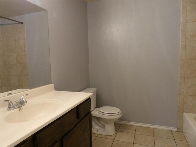 Foto del edificio - 804 N Evans Ave