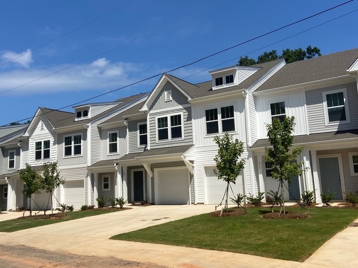 Primary Photo - 3BD Townhome Walking Distance to Downtown