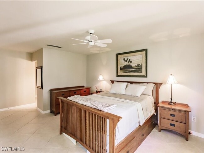 Foto del edificio - 910 Vanderbilt Beach Rd