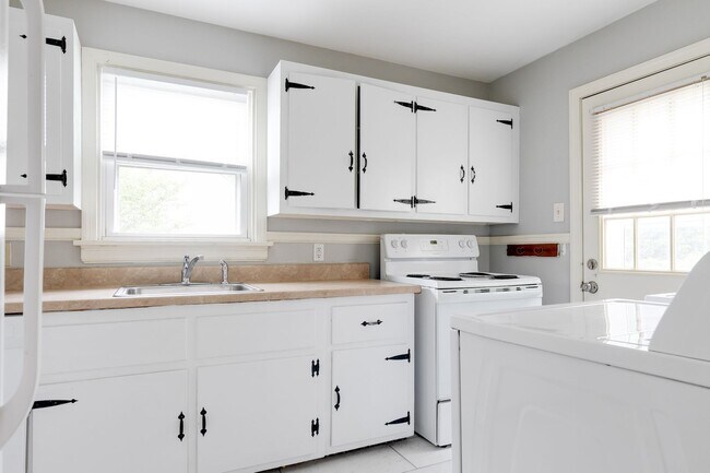 Foto del edificio - Charming Cape in Richmond