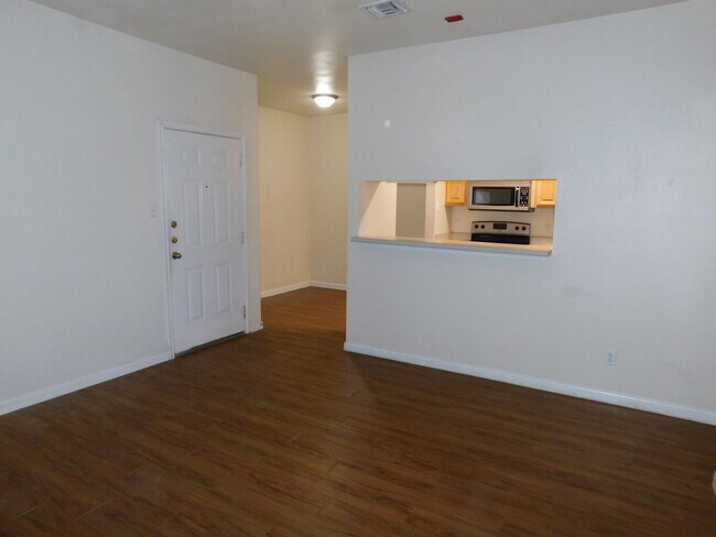 Foto del edificio - Edgecreek Condo for Lease