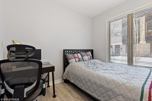 Foto del edificio - 1240 W Cottage Pl