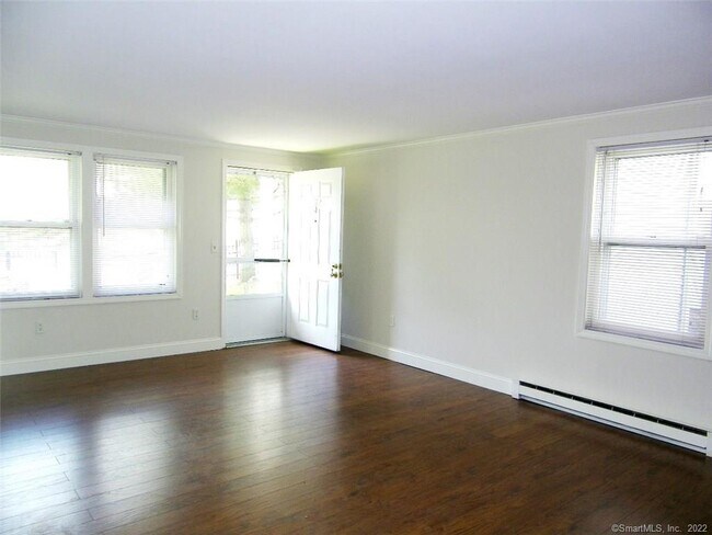 Building Photo - 150 Beachview Ave