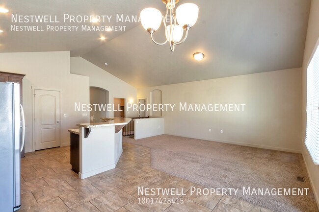 Building Photo - Beautiful 5-bed Rambler in Riverton!