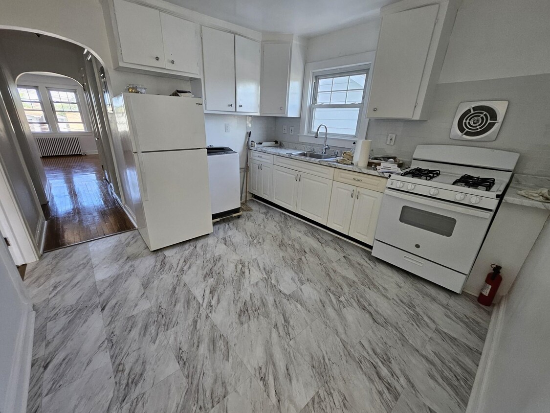 Foto principal - 824 Roosevelt Ave