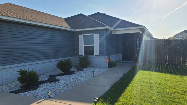Building Photo - 1357 S Kingfisher Ln