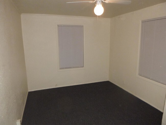 Foto del edificio - 1435 E Benson Hwy