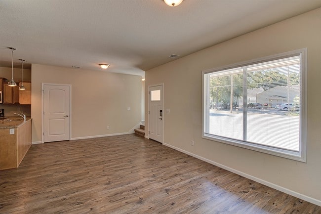 Building Photo - 420 N 10th St