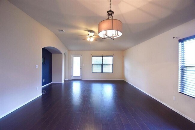 Building Photo - 17429 Bridgefarmer Blvd