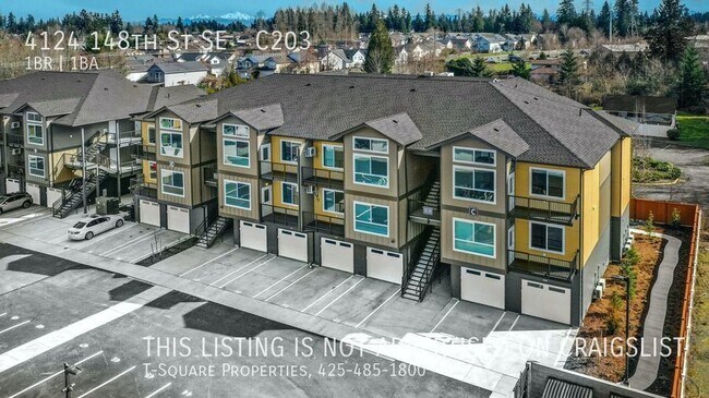 Building Photo - SNAG THIS 1 BED, 1 BATH WITH DETACHED GARA...
