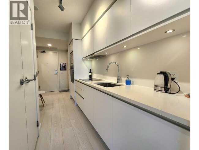 Photo du bâtiment - 180 E 2nd Ave