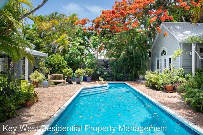 Building Photo - 2 br, 2 bath House - 1215 Varela Street #D