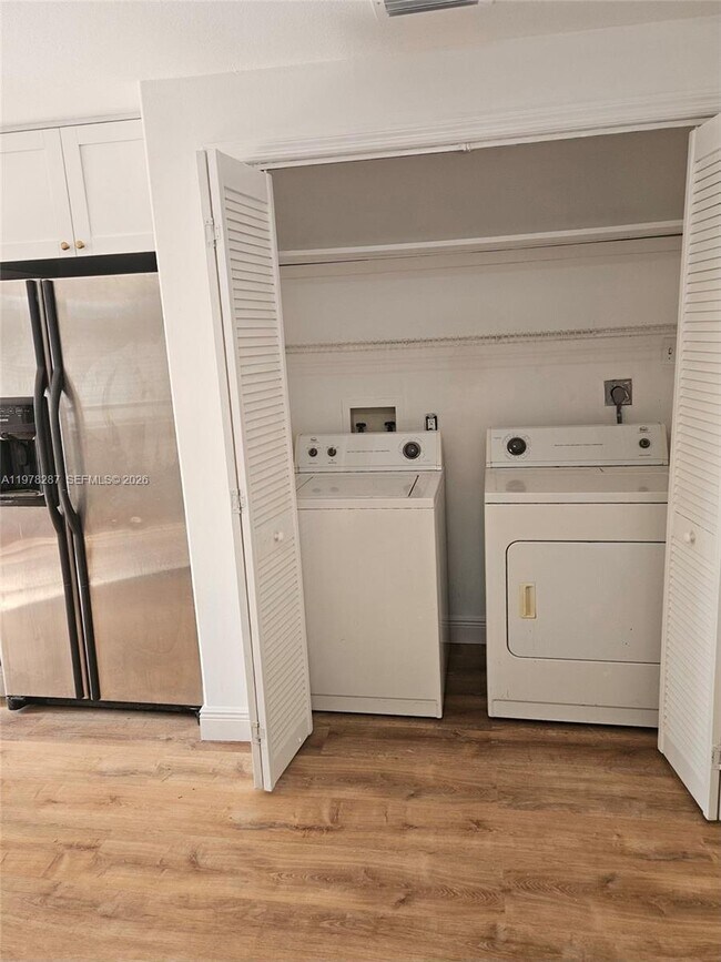 Foto del edificio - 2641 SW 31st Ave