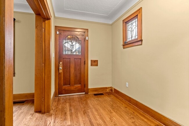 Building Photo - 4707 Larkins St
