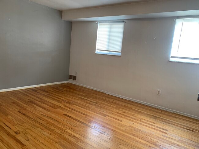 Master Bedroom - 446 Brierly Ln