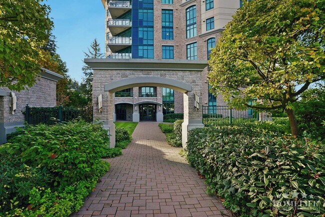 Building Photo - Belaire – Spacious 2 Bed, 2 Bath Concrete High-Rise with Ocean Views in White Rock