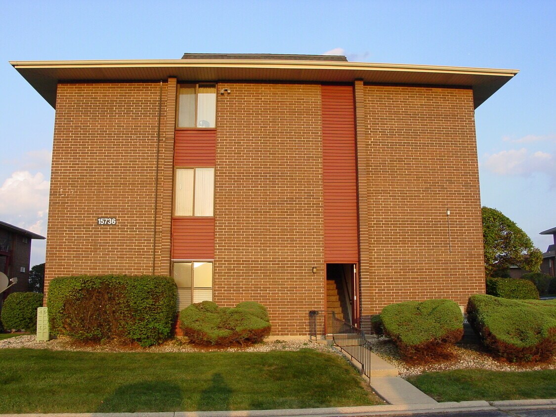 15736 Terrace Dr Unit R02, Oak Forest, IL 60452 Condo for Rent in Oak
